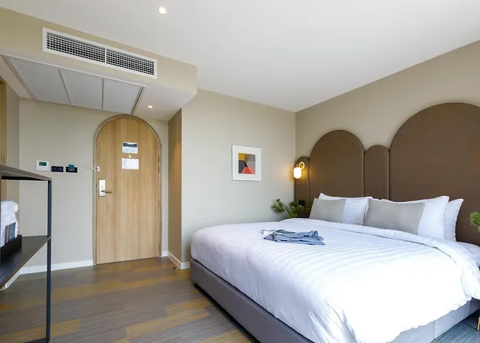 Benjarong Ratchada Hotel