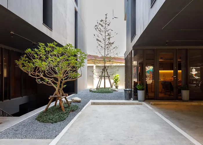 Benjarong Ratchada Bangkok