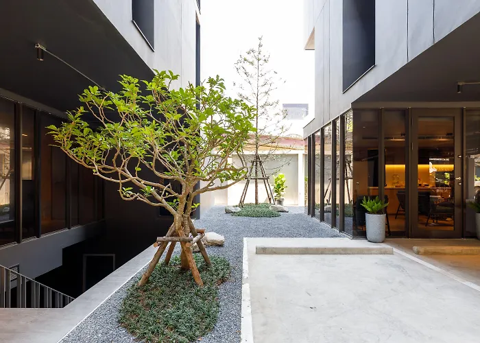 Benjarong Ratchada Hotel