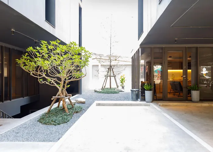 Benjarong Ratchada Hotel