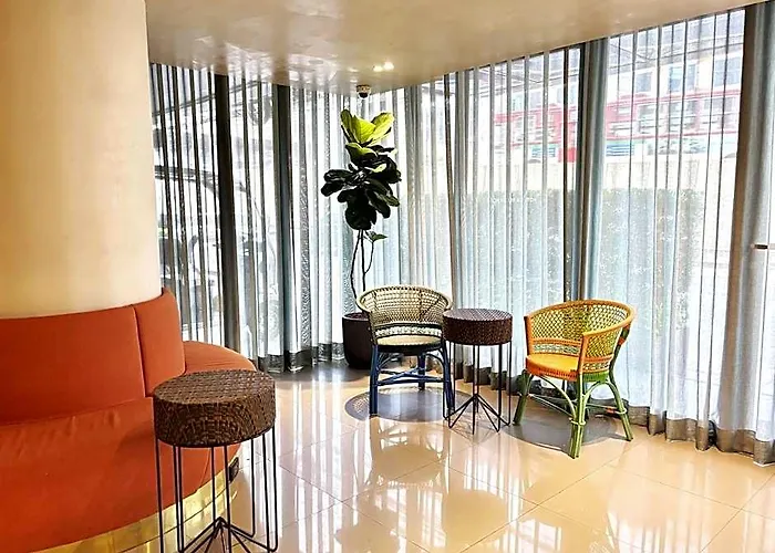 Benjarong Ratchada Bangkok